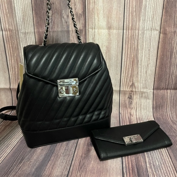 Michael Kors Backpack & Wallet Black - Picture 4 of 10